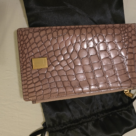 Couronne Crocodile Pattern Women's Wallet - Picture 1 of 12